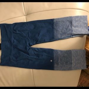 Lululemon compression crop legging size 6